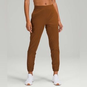 💥LIKE NEW💥 Lululemon Adapted State High-Rise Jogger 28" - SZ 6 - Copper Brown
